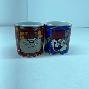 Vintage lot of 2 taz and buggz mugs​